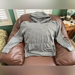 A Nike dry fit, hooded pullover size large gray